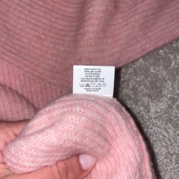 GENERATION LOVE sweater - Picture 8 of 8